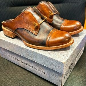 Freebird ladies size 9 malena clogs like new condition, with original box